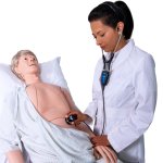 NIKKI Krankenpflegepuppe mit Auskultation